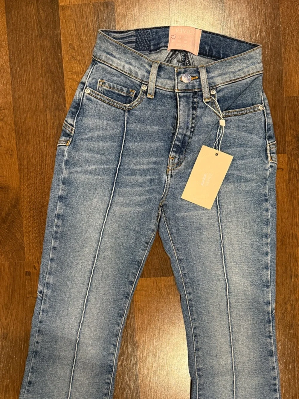NWT Revice Venus Flares Stargirl Jeans in size 23 - Picture 3 of 10